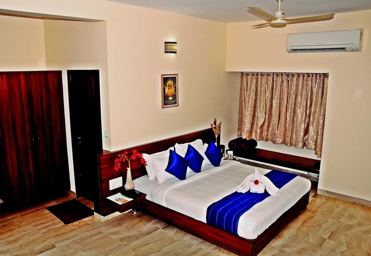 Hotel Mookambika Palace Kolluru Exterior photo